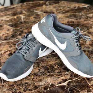 Men’s Grey Nike Tanjun Size 11